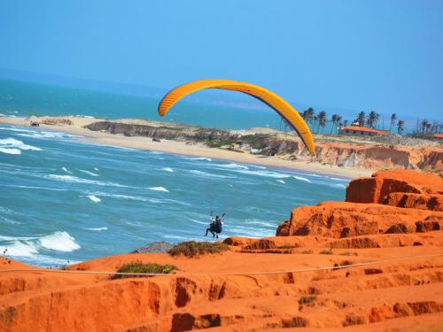 voo de parapente em canoa quebrada