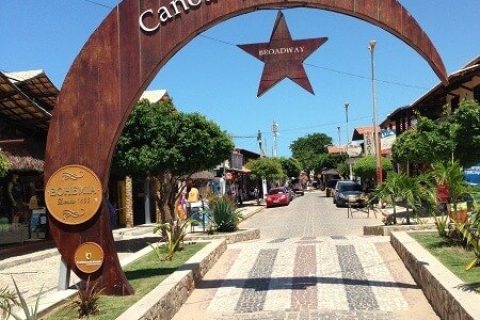 Entrada da Broadway em Canoa Quebrada