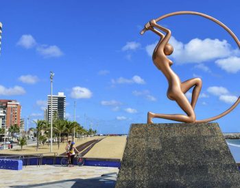 estatua-de-Iracema-na-praia-de-Iracema-Fortaleza