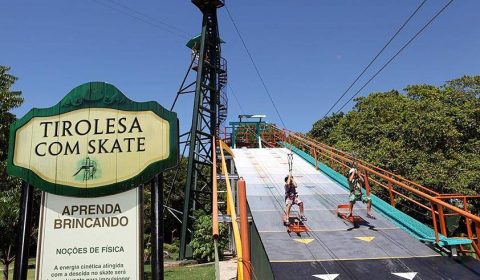 Rampa Tirolesa com Skate